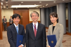 湯浅医学部長を囲んで