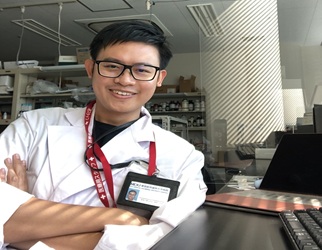 Tanakorn Tarapongpun タナコーン・タラポンプン