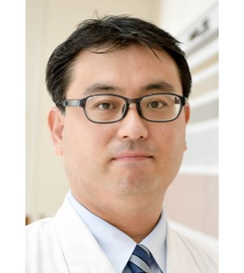 助教（肺免疫治療学講座）・医局長　石塚 聖洋